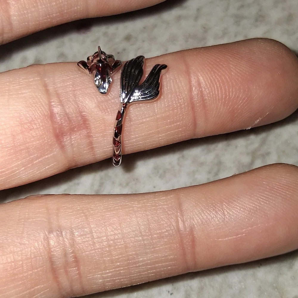 NWT Beautiful Boho Silver & Red Koi Fish 7 Wrap Around Ring!!